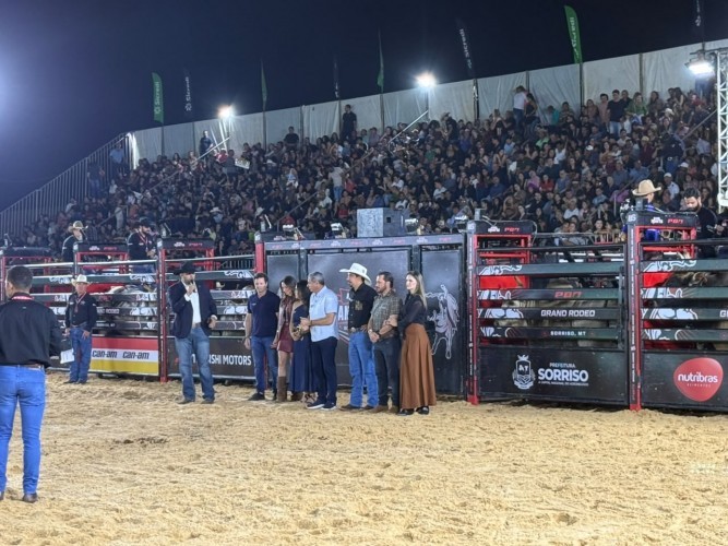 Sorriso: legislativo acompanha abertura do Grand Rodeo PBR e destaca impacto do evento para Sorriso