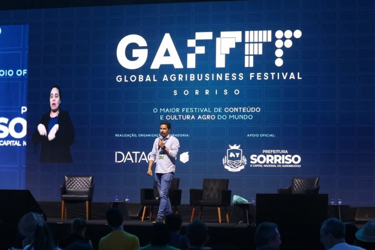 Presidente da Câmara de Sorriso leva o Agroeducador ao Fórum do GAFFF
