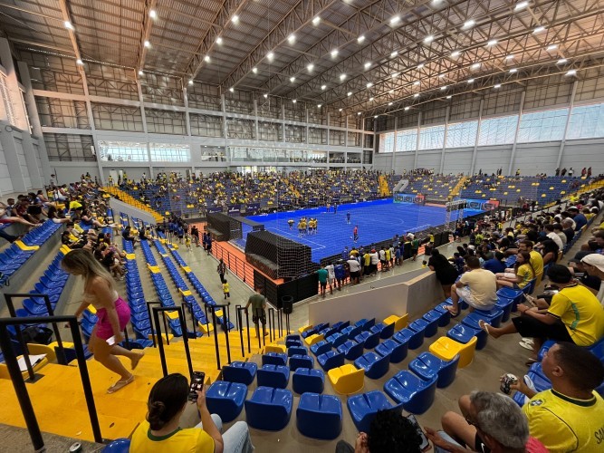 Brasil goleia Argentina por 13 a 6 em reedição do clássico do Showbol na Arena Sorriso